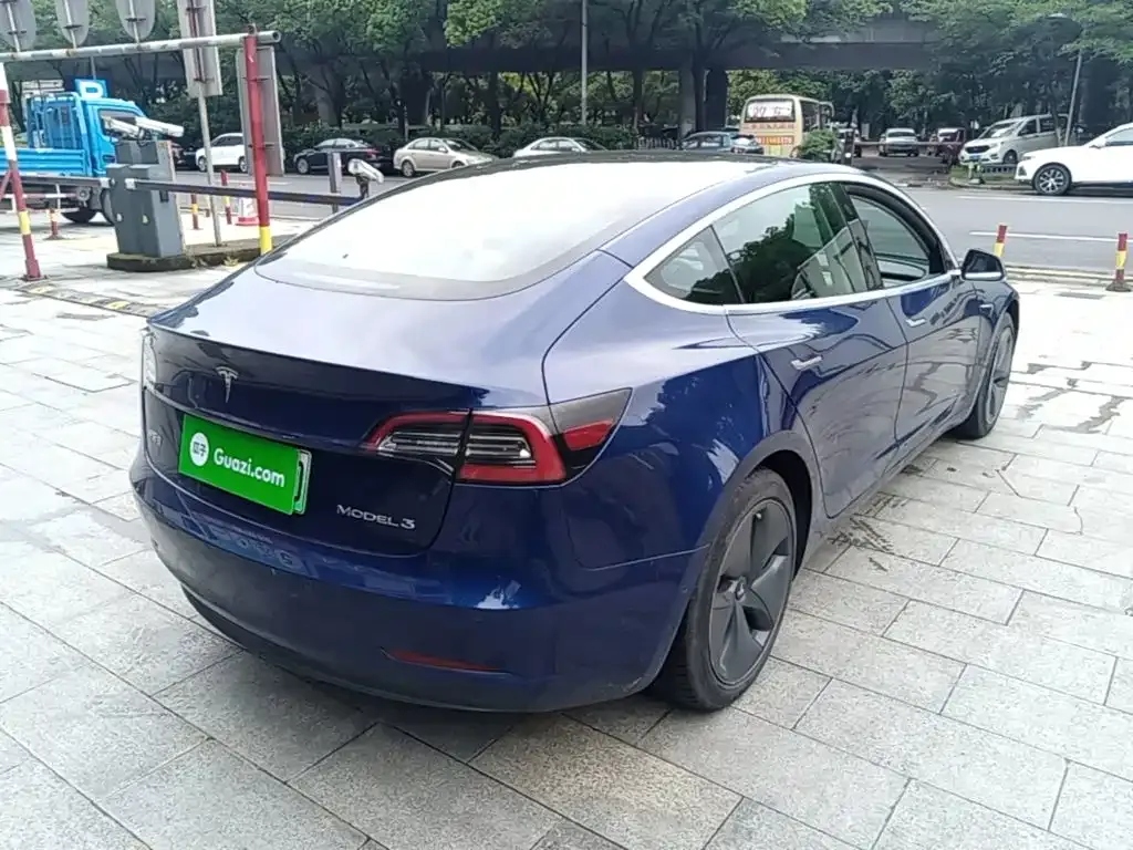 Tesla Model 3 — фото 6