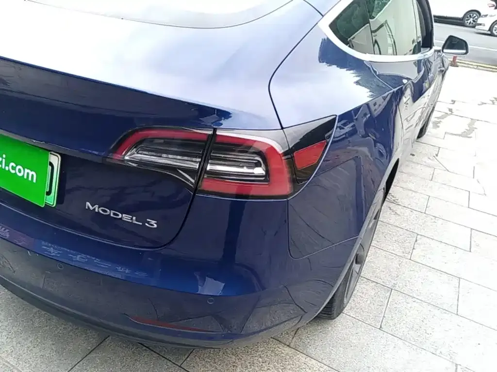 Tesla Model 3 — фото 8