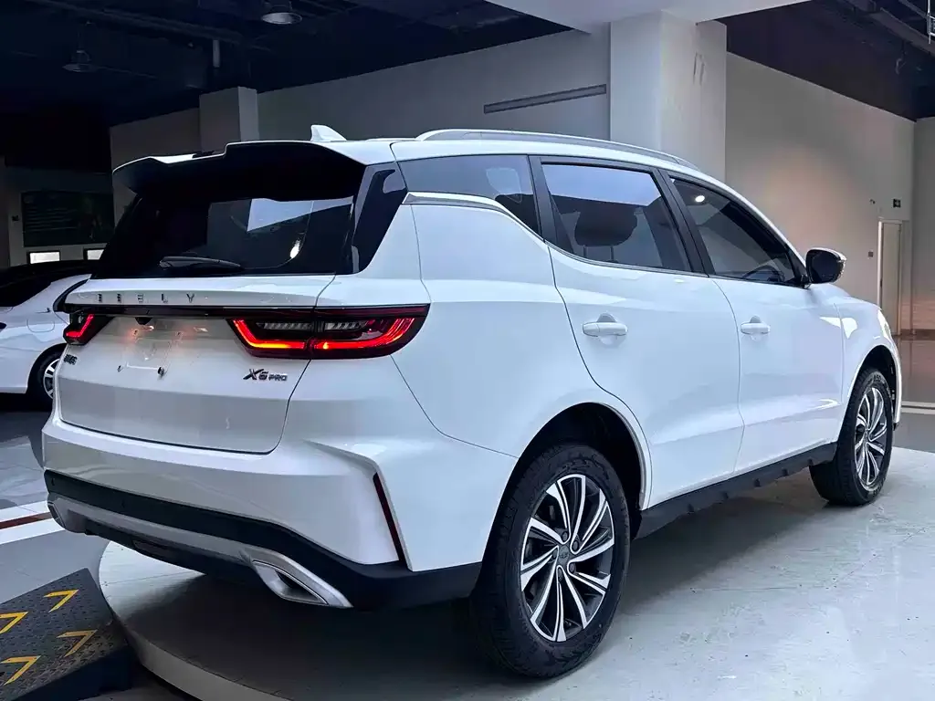 Geely Vision X6 — фото 6