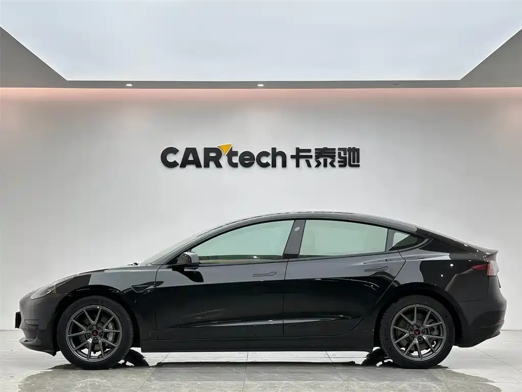 Tesla Model 3 — фото 2