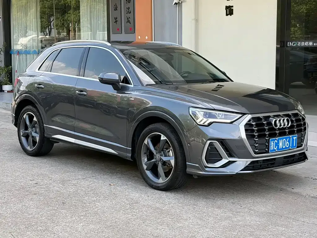 Audi Q3 — фото 10