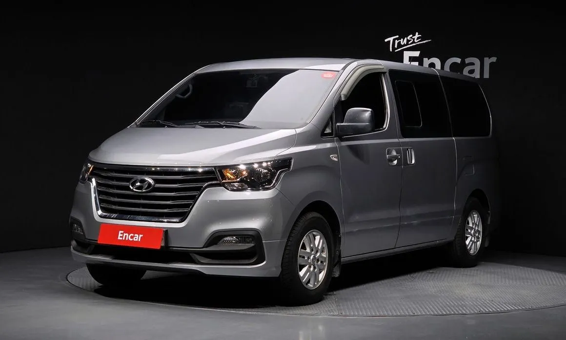 Hyundai Starex — фото 1