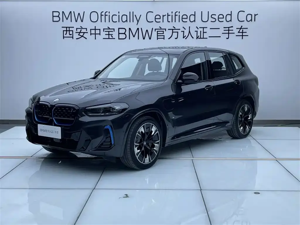 BMW iX3 — фото 1