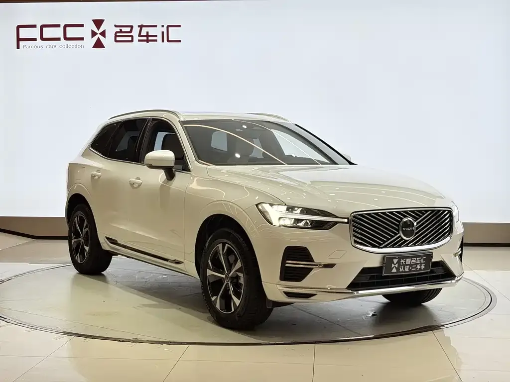 Volvo XC60 — фото 8
