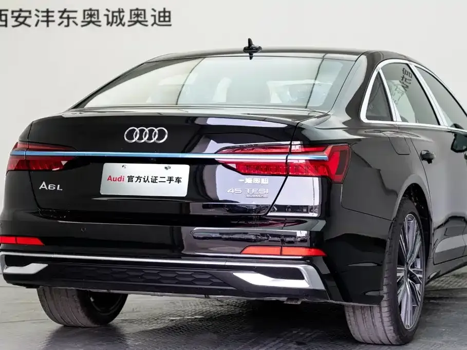 Audi A6L — фото 9