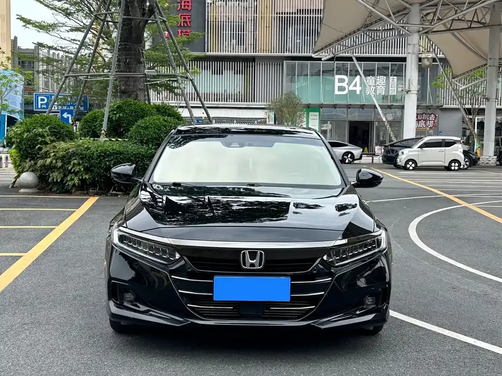 Honda Accord — фото 9