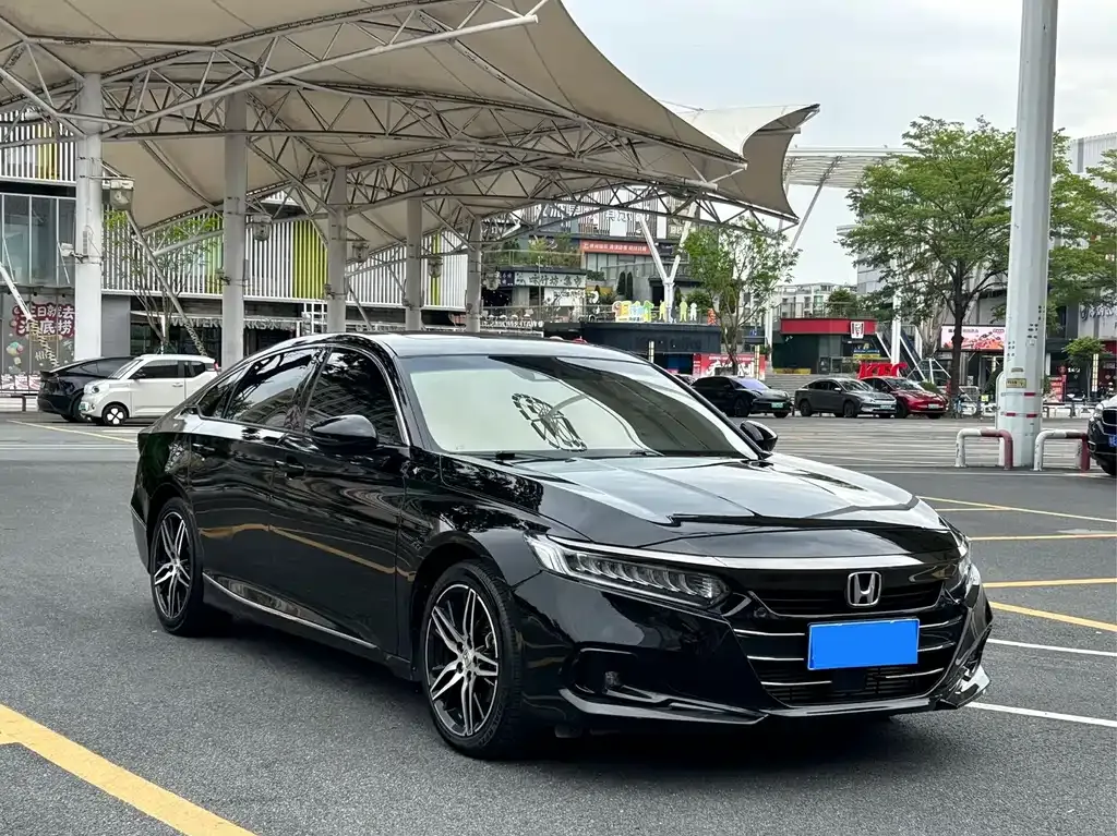 Honda Accord — фото 10