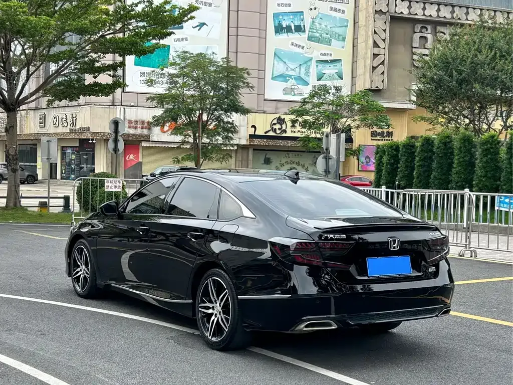 Honda Accord — фото 7