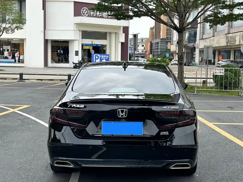 Honda Accord — фото 6