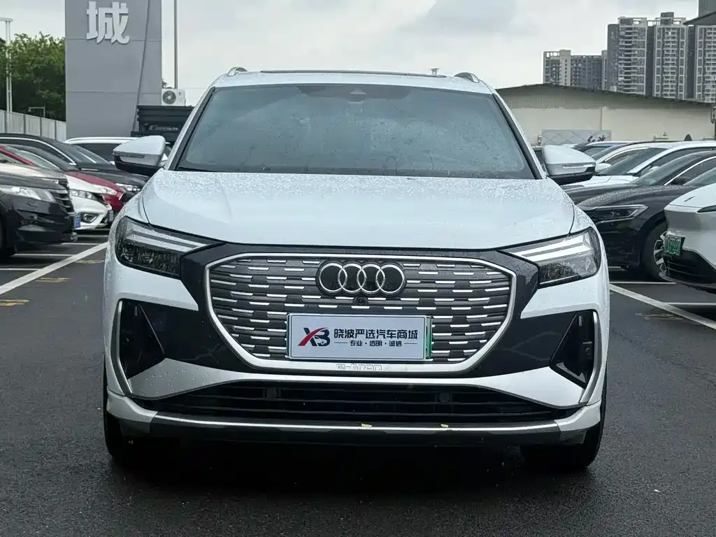 Audi Q4 e-tron — фото 3