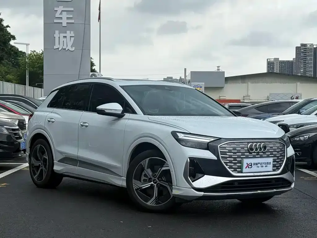 Audi Q4 e-tron — фото 4