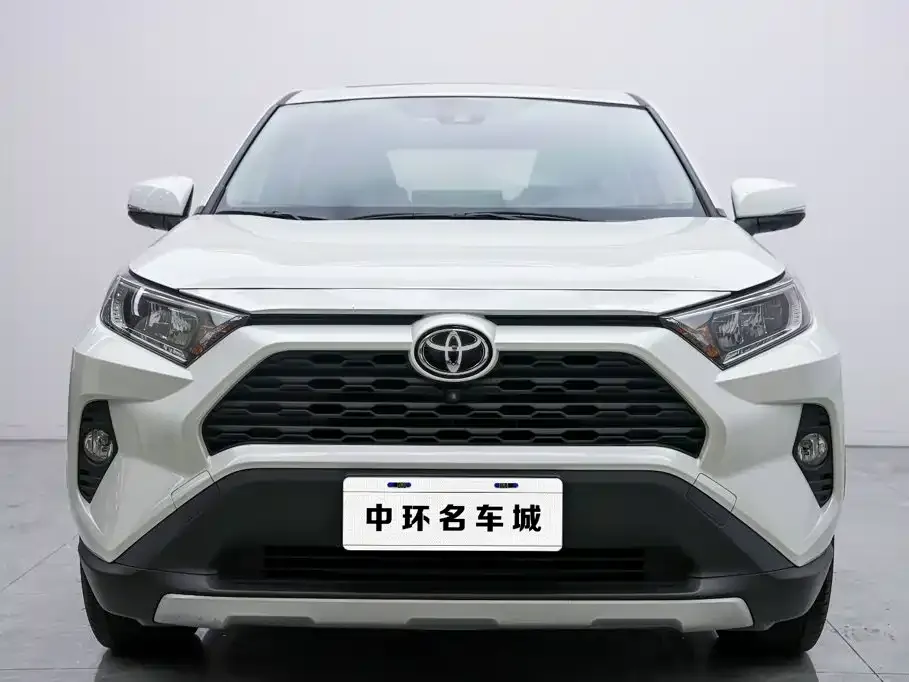 Toyota RAV4 — фото 5