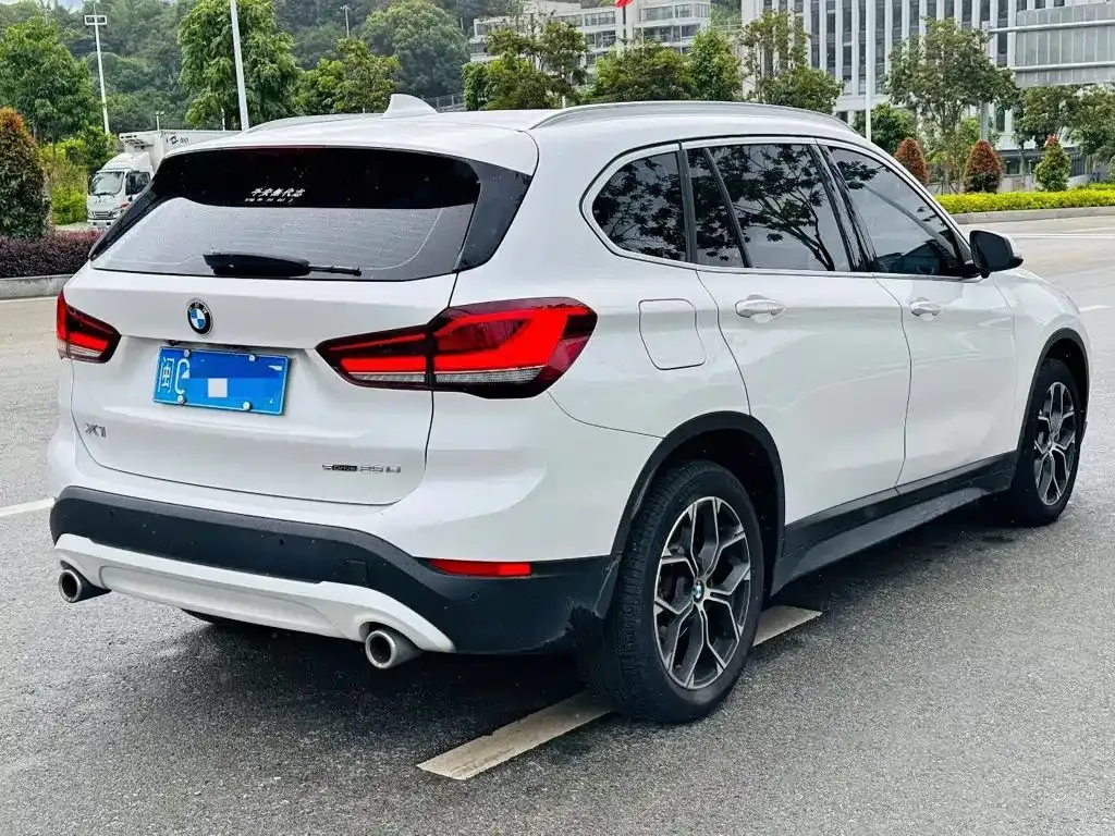 BMW X1 — фото 8