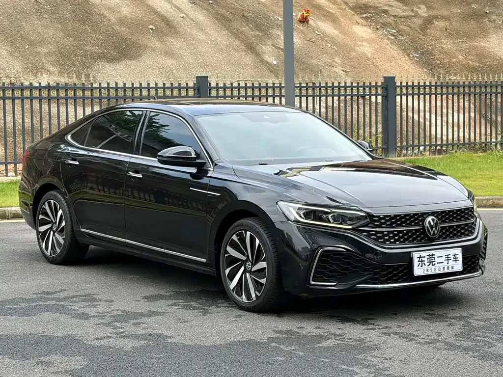Volkswagen Passat — фото 10