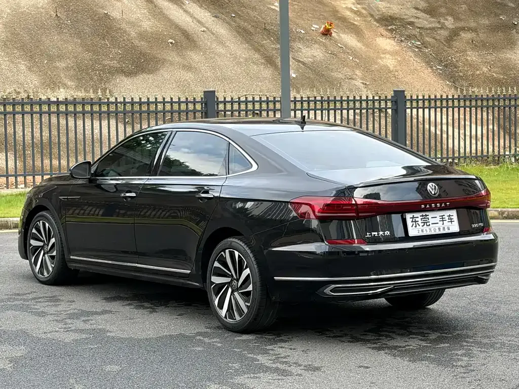 Volkswagen Passat — фото 5