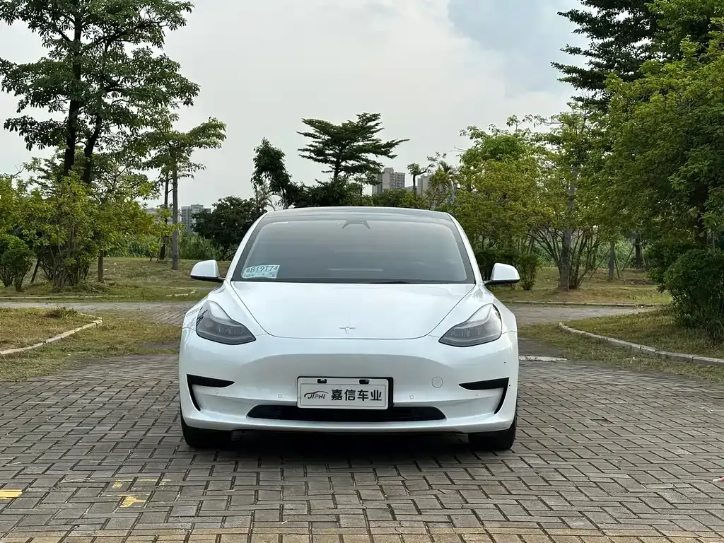 Tesla Model 3 — фото 10