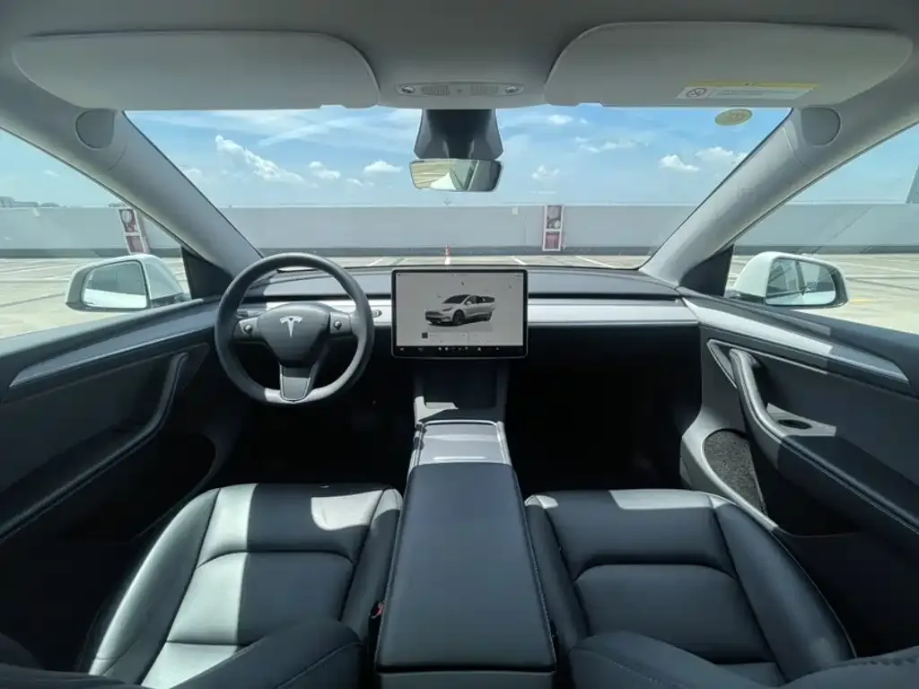Tesla Model Y — фото 5