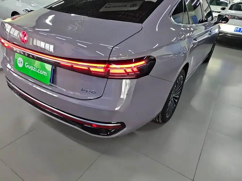 Volkswagen Passat — фото 7