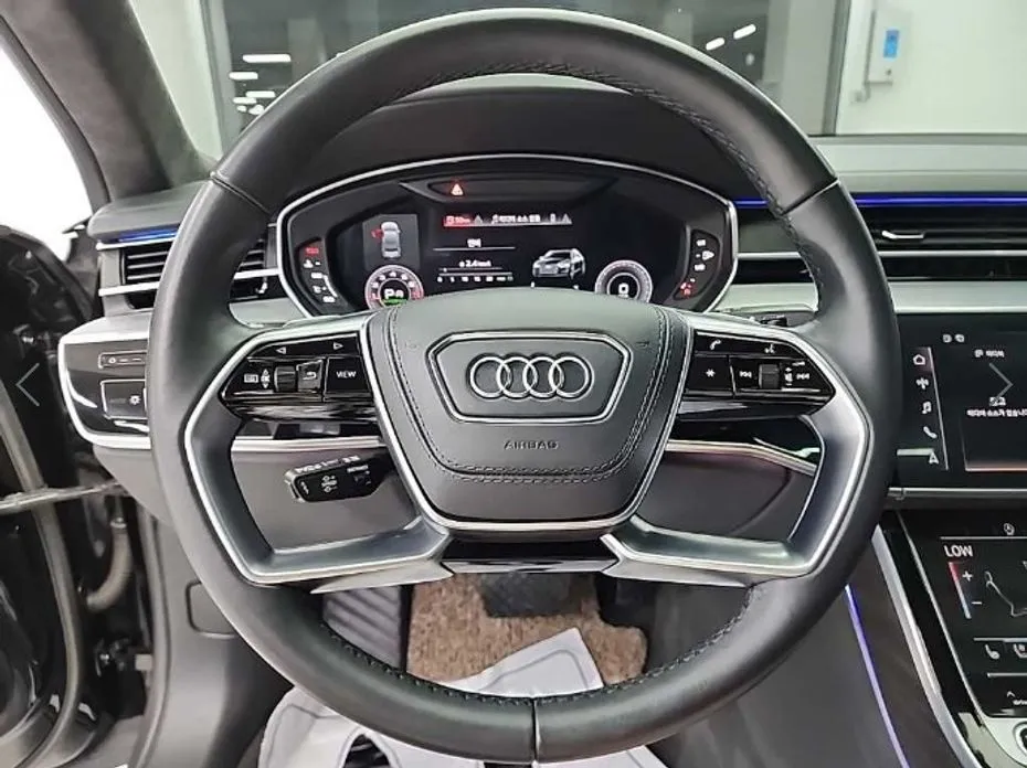 Audi A8 — фото 6