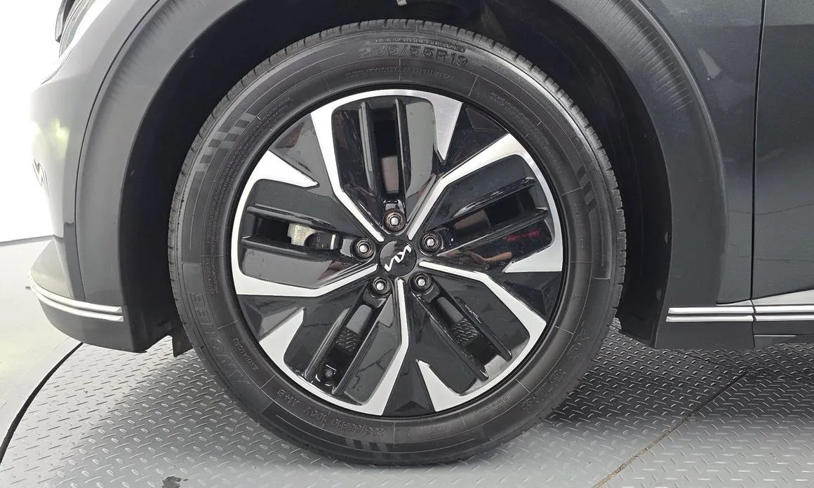 Kia EV6 — фото 6