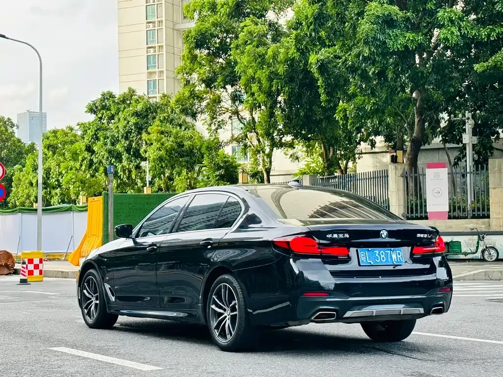 BMW 5 Series — фото 5