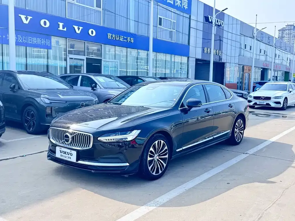 Volvo S90 — фото 1