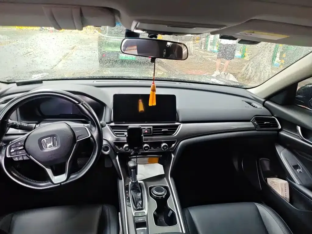 Honda Accord — фото 4