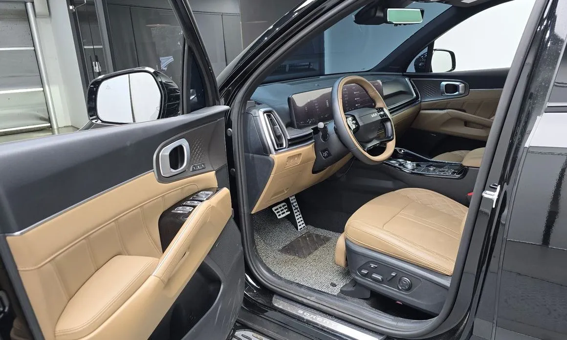 Kia Sorento — фото 6