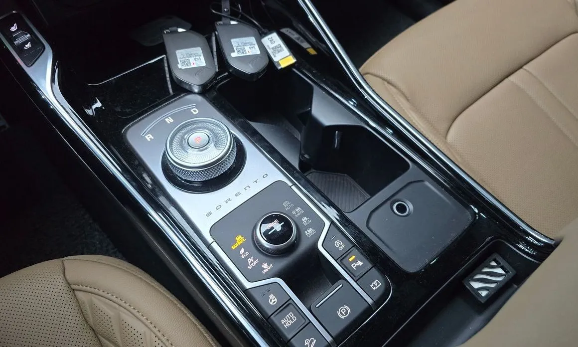 Kia Sorento — фото 7