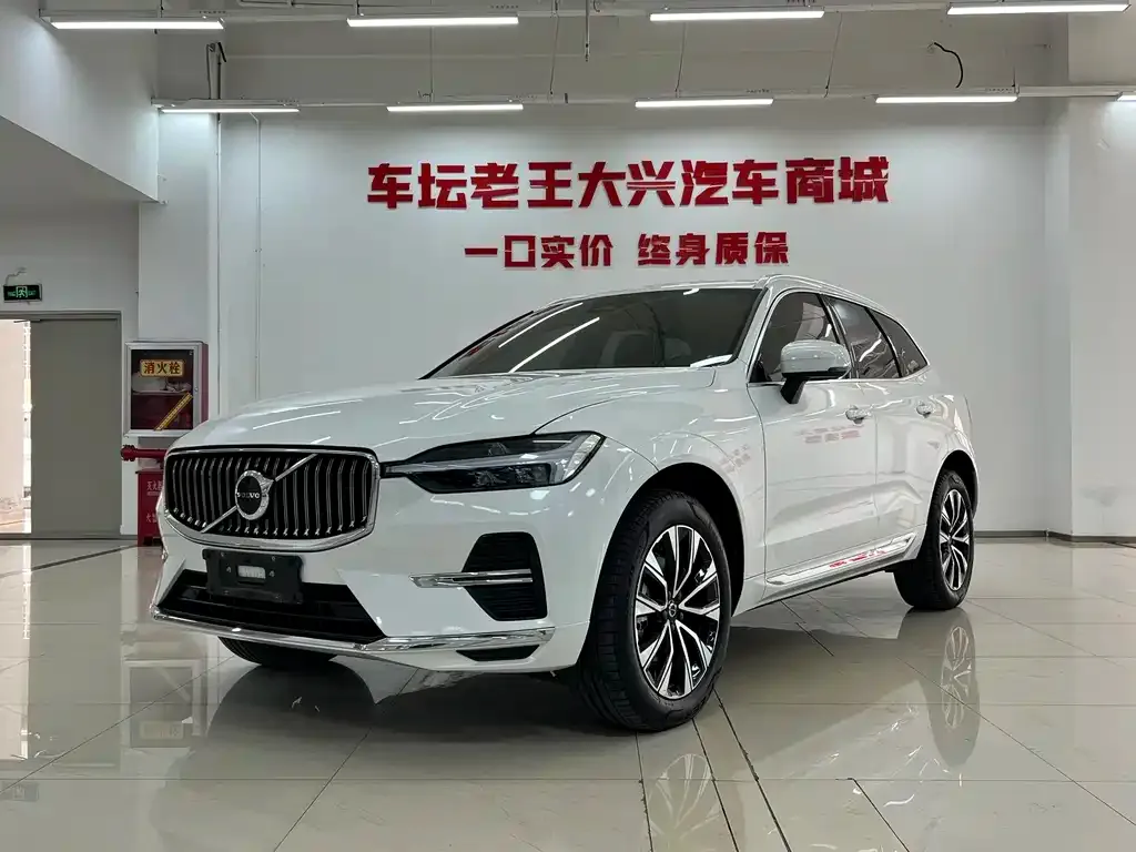 Volvo XC60 — фото 1