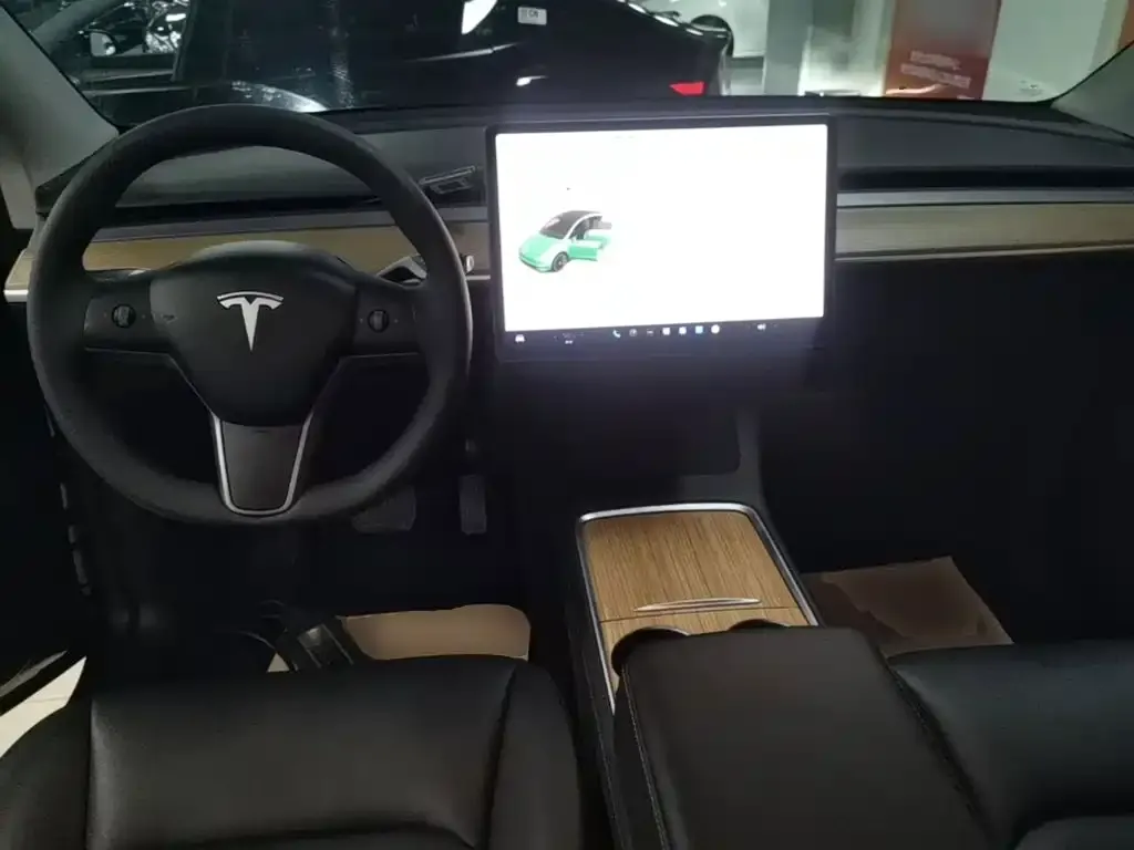 Tesla Model Y — фото 4