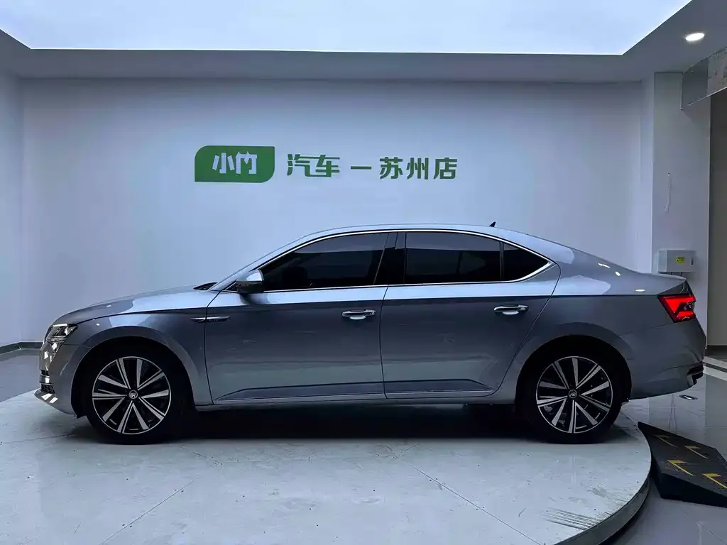Skoda Superb — фото 3
