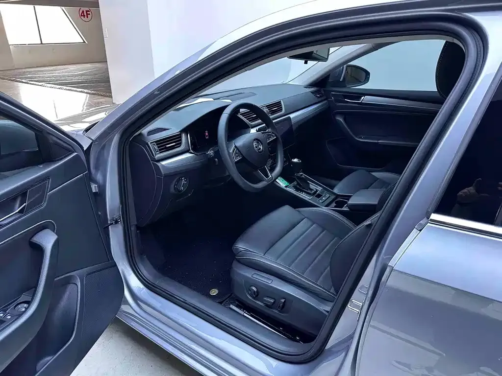 Skoda Superb — фото 6
