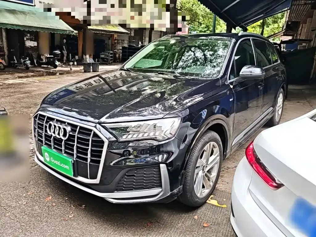 Audi Q7 — фото 10