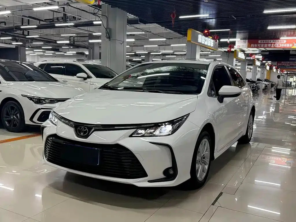 Toyota Corolla — фото 1