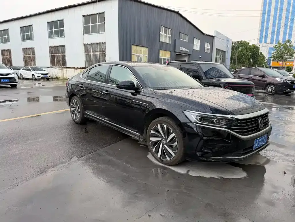 Volkswagen Passat — фото 1