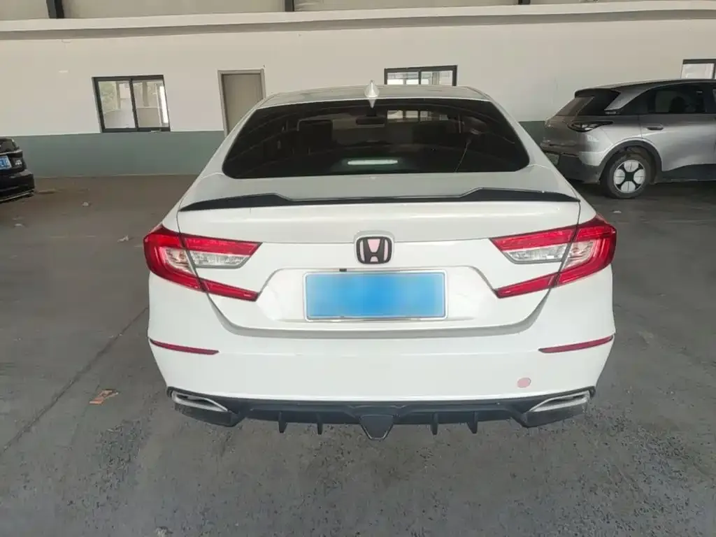 Honda Accord — фото 8