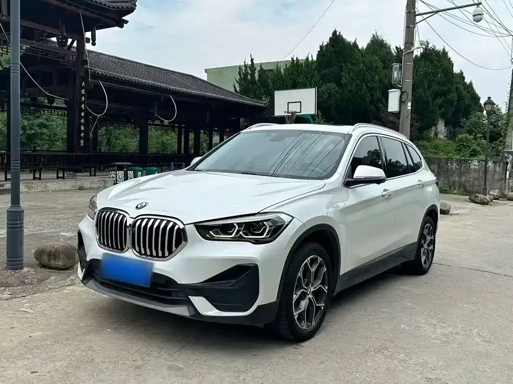 BMW X1 — фото 1