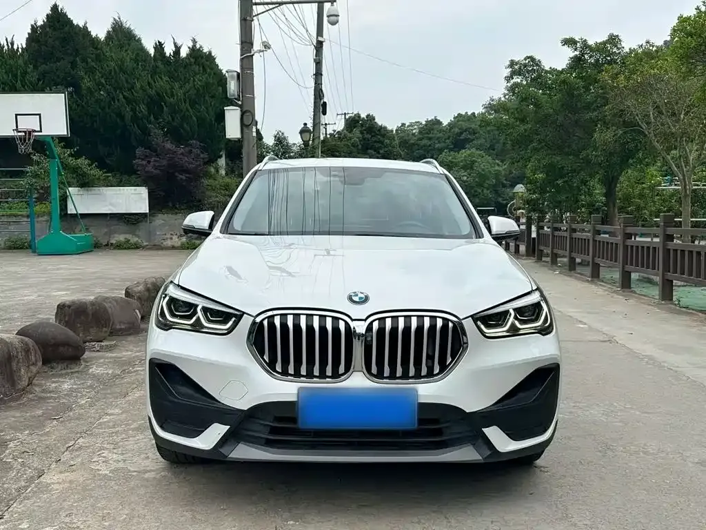 BMW X1 — фото 9