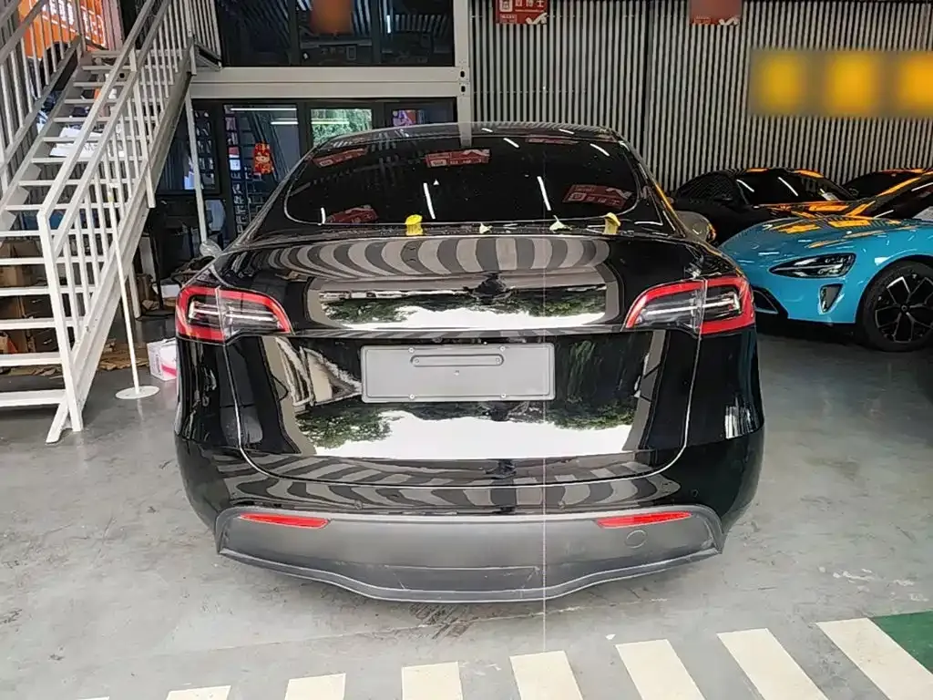 Tesla Model Y — фото 8