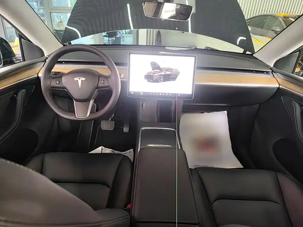 Tesla Model Y — фото 6