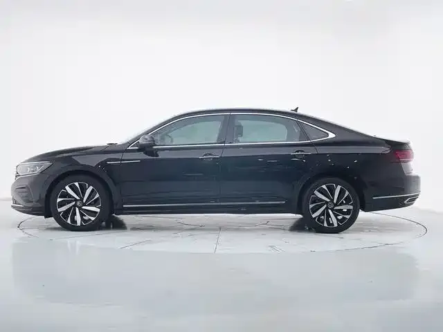 Volkswagen Passat — фото 8
