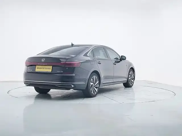 Volkswagen Passat — фото 4