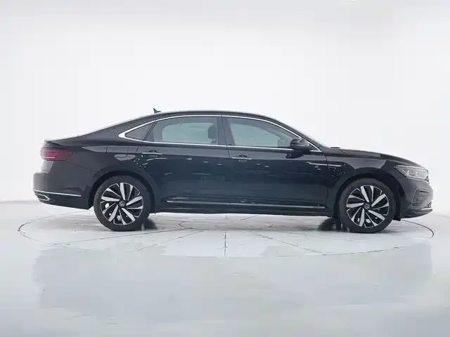 Volkswagen Passat — фото 7