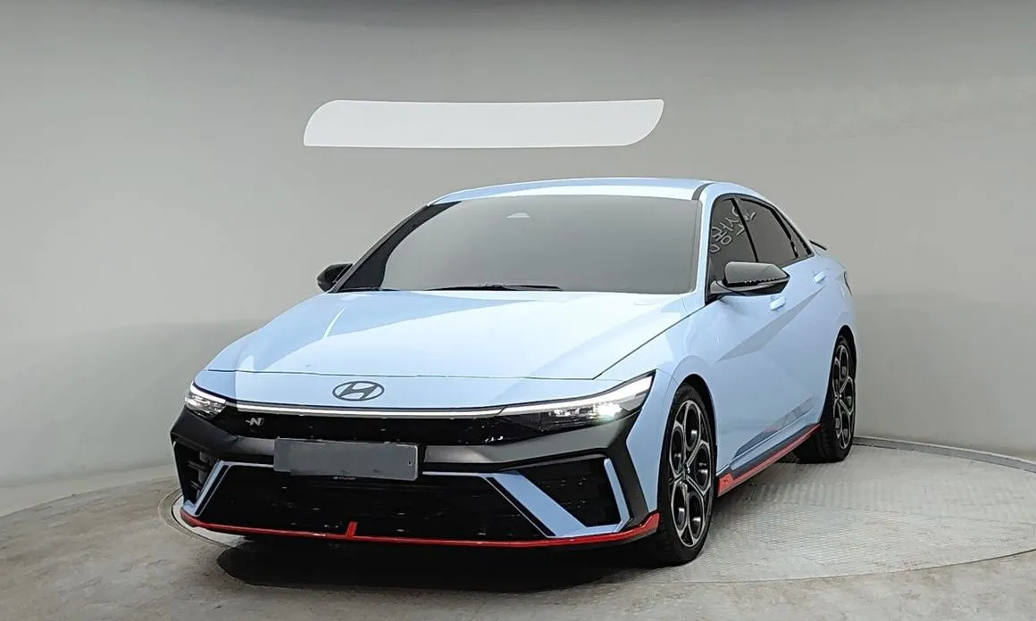 Hyundai AVANTE — фото 1