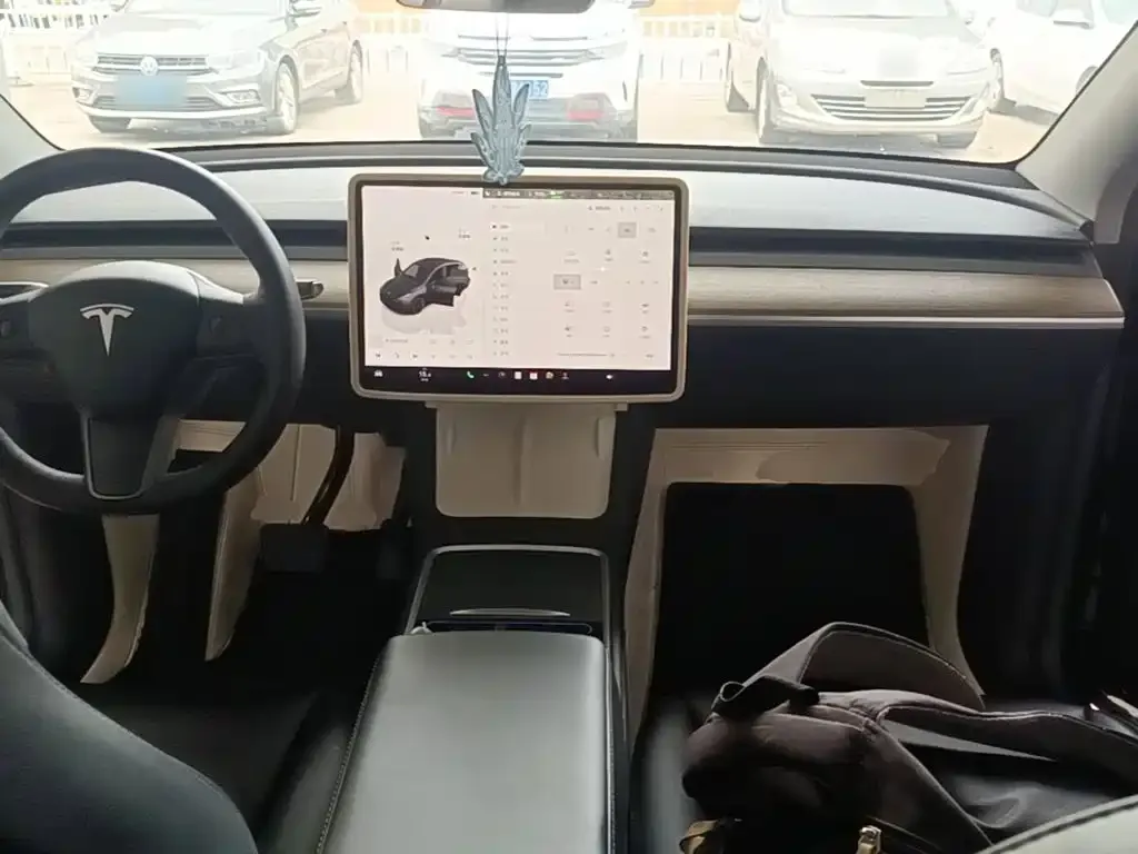 Tesla Model Y — фото 3
