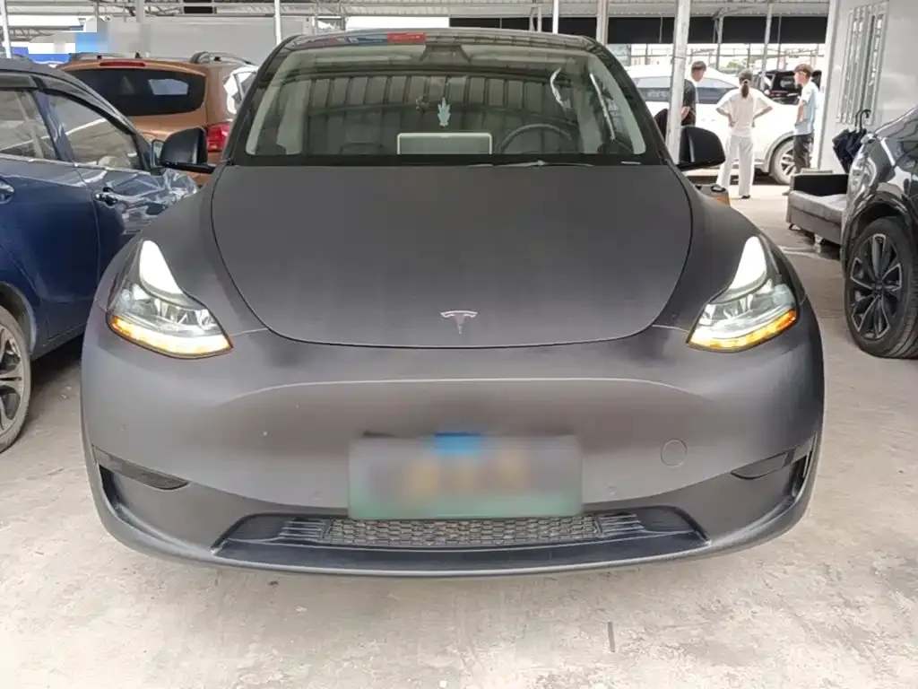 Tesla Model Y — фото 9