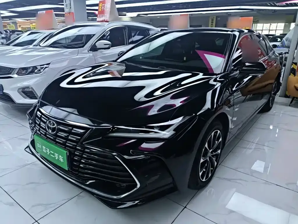 Toyota Avalon — фото 1
