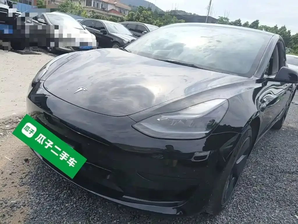 Tesla Model 3 — фото 1