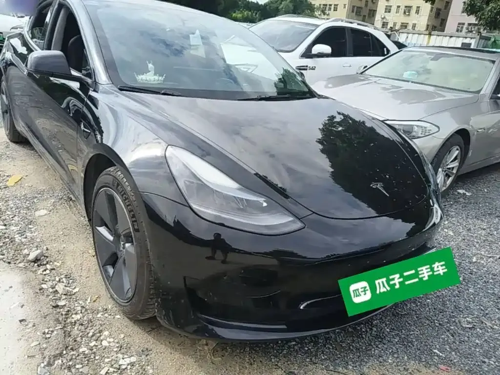 Tesla Model 3 — фото 10